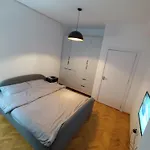 Gigabit High-speed Internet Modern Apartment *